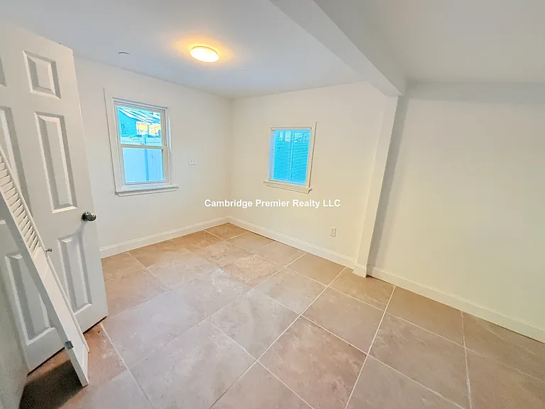 37 Cleveland St #A — Photo 7
