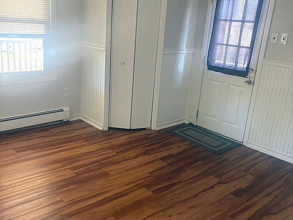 4th image of 434 N Easton Rd #1