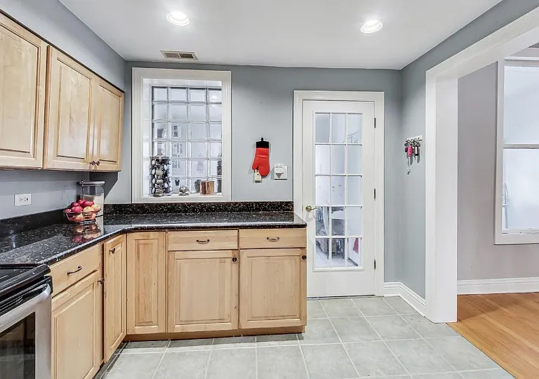 1460 W Irving Park Rd #2 — Photo 14