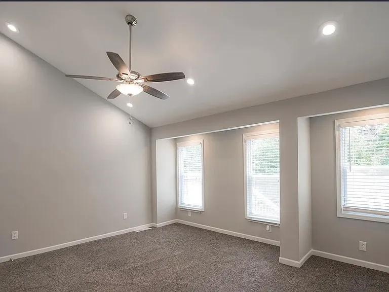 3255 Village Glen Trl — Photo 9