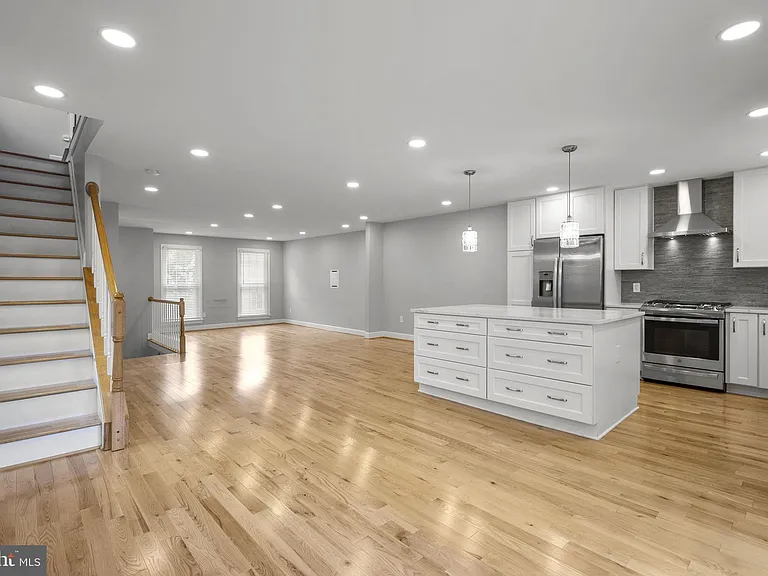 10 Loganwood Ct — Photo 9