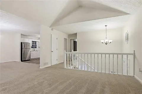 100 Stone Creek Dr — Photo 4
