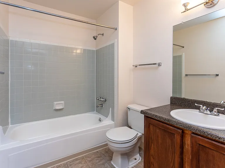 Palmetto Club Apartments — Photo 11
