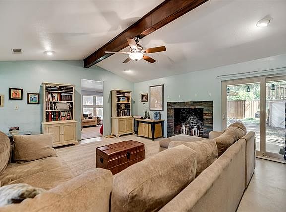 5th image of 2604 Teakwood Ln