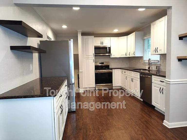 5812 Donegal Dr — Photo 5