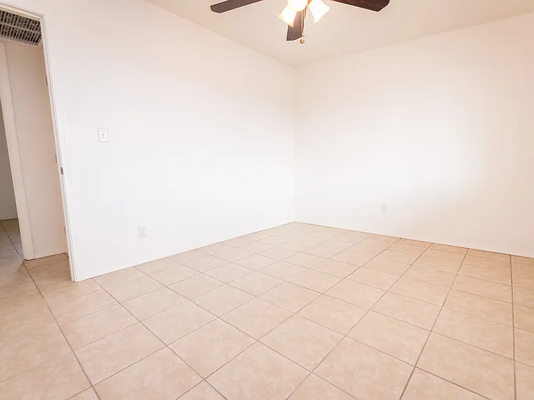 3799 E Foothills Dr — Photo 12