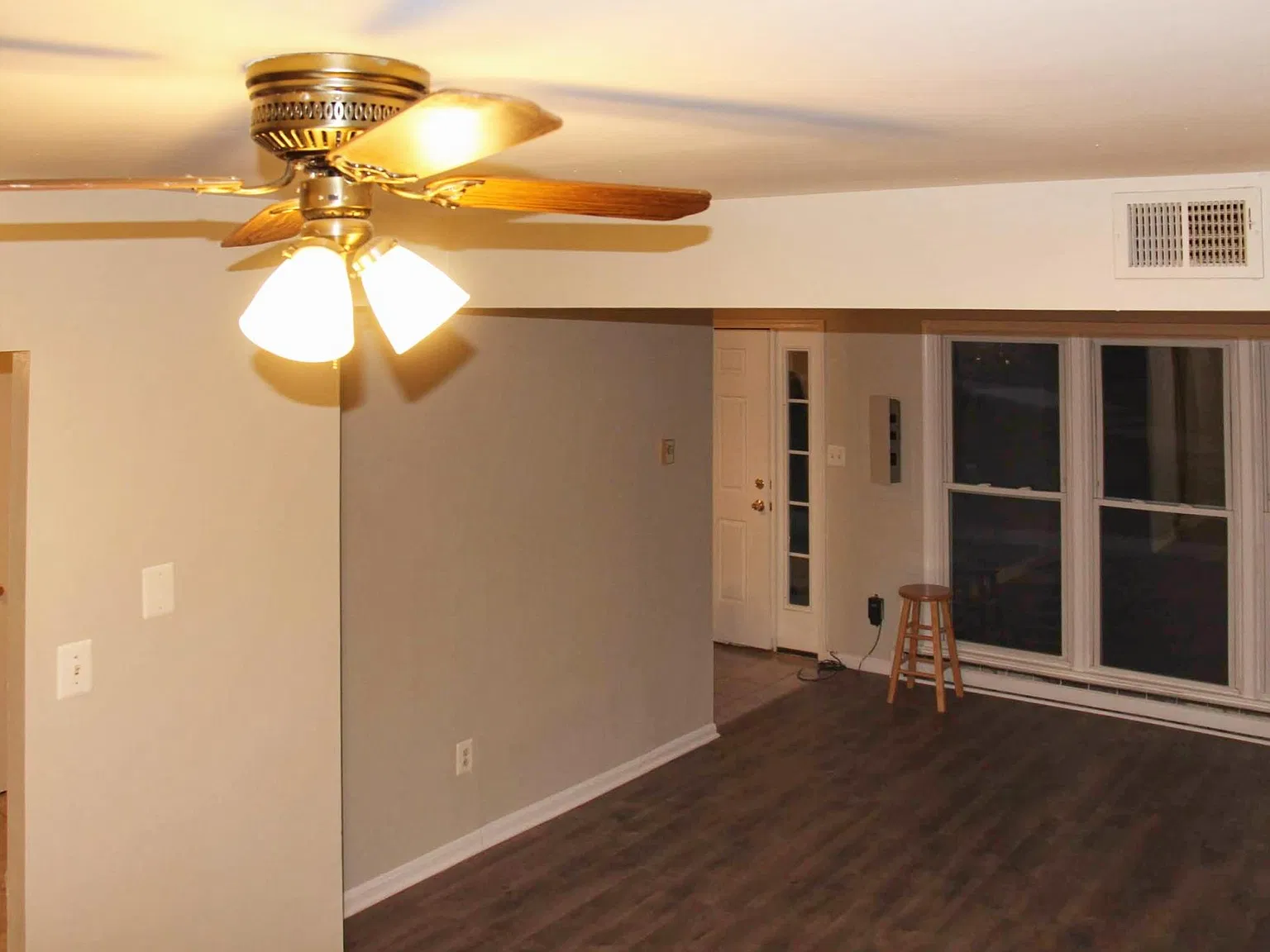 3 bed, 1.5 bath, 1152 sqft, $2,700 — Photo 4