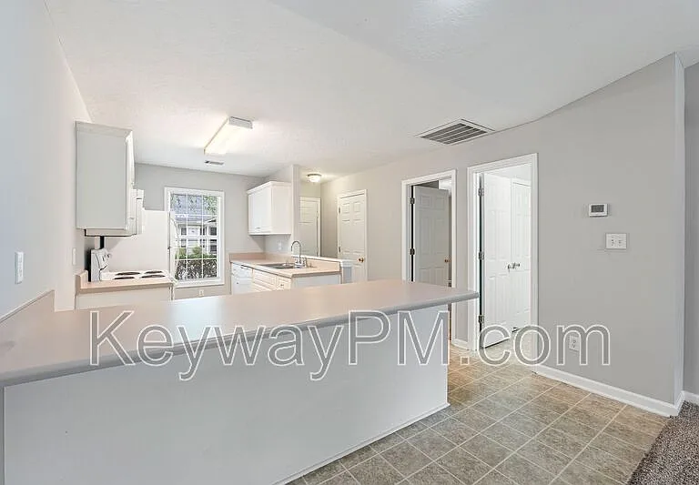 1006 Bertram Rd — Photo 4