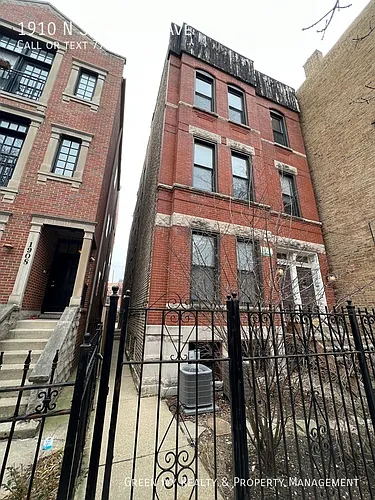 1910 N Sheffield Ave #2F Photo 1
