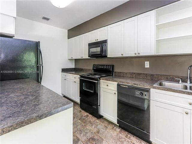 1st image of 401 Alesio Ave