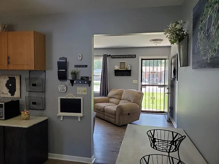 807 S Walnut St — Photo 6