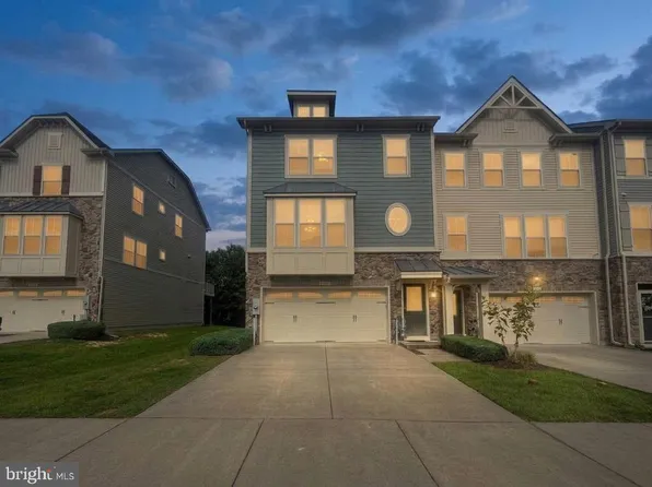 8072 Elton St, Glen Burnie, MD 21060