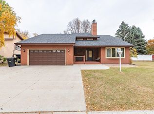 226 E Brandon Dr, Bismarck, ND 58503