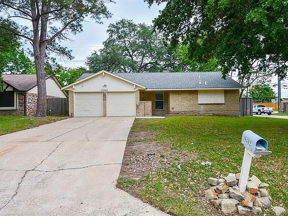 4th image of 19402 Leafwood Ln