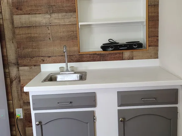 105 Ruby Ave S #B, Nokomis, FL 34275