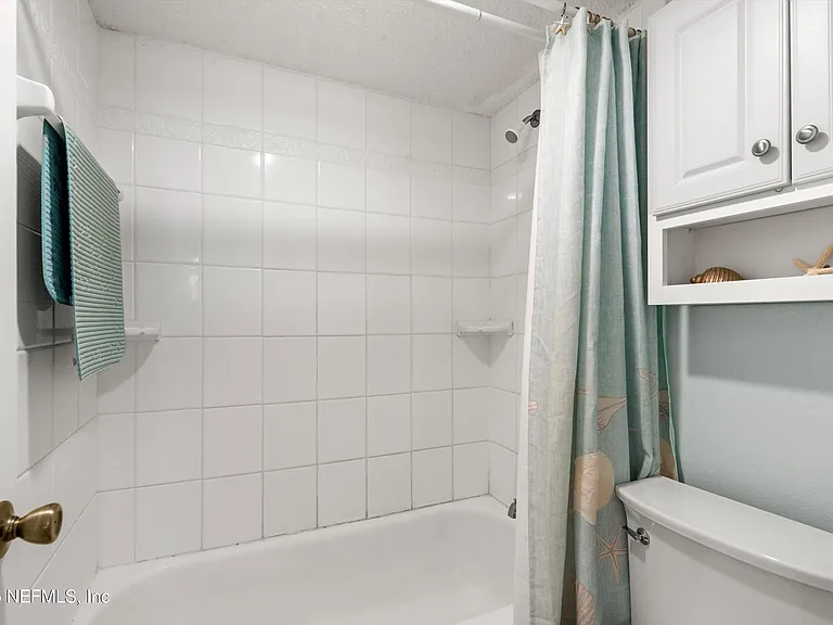 6300 A1A #B21D — Photo 18