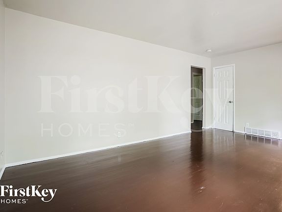 3rd image of 8820 Manchester Ave