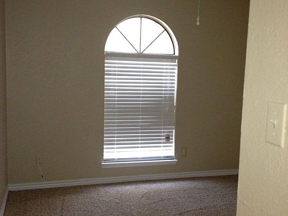 bedrooms have ceiling fans