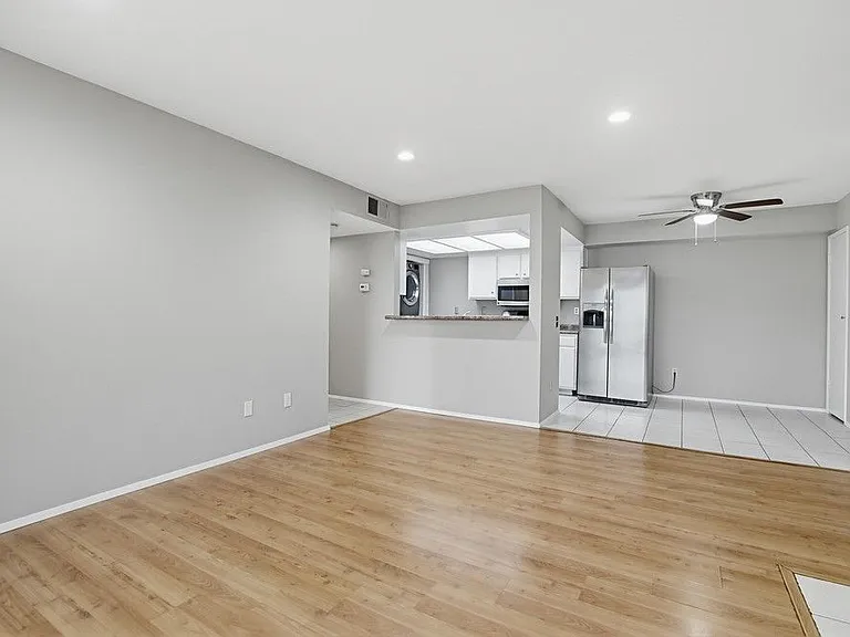 9439 Fairgrove Ln #102 — Photo 35
