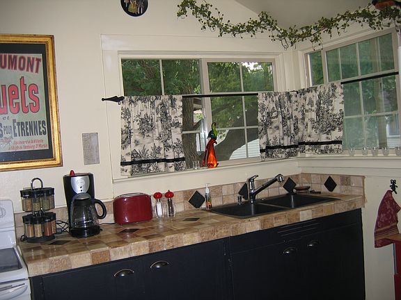Tumbled onyx counter tops