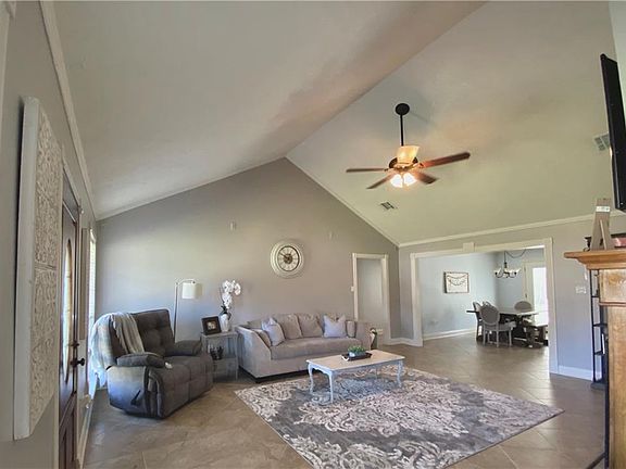 3rd image of 1401 Matthew Dr