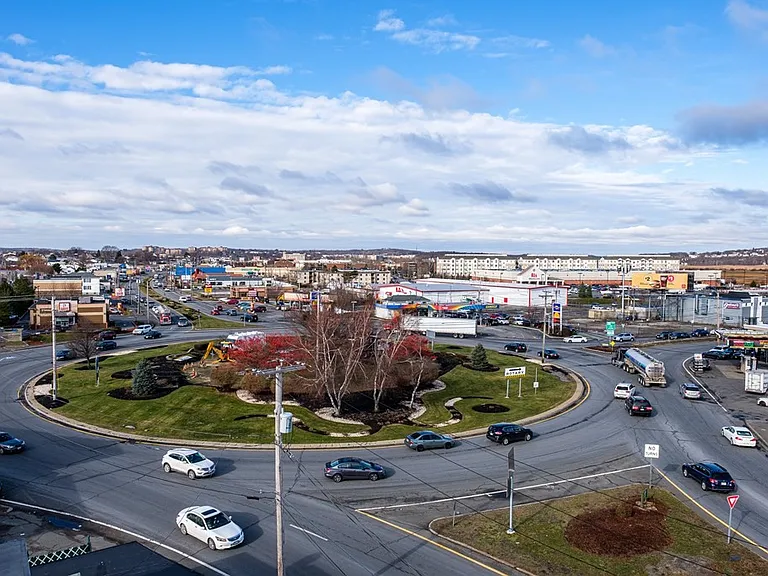 450 American Legion Hwy #304 — Photo 18