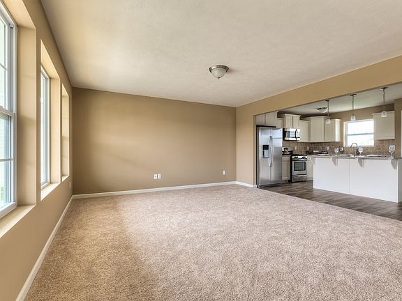 5th image of 465 Summer Grove Dr