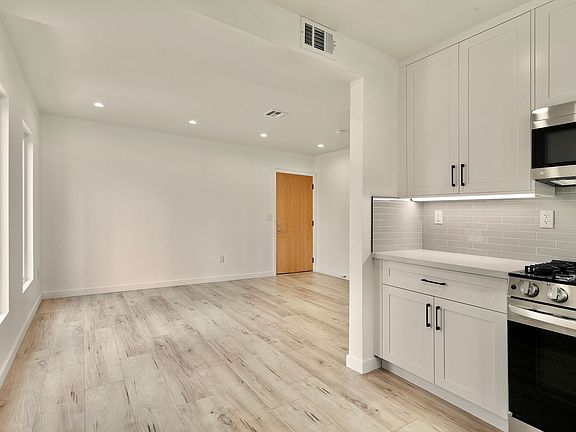 2nd image of 1319 S Saint Andrews Pl #9