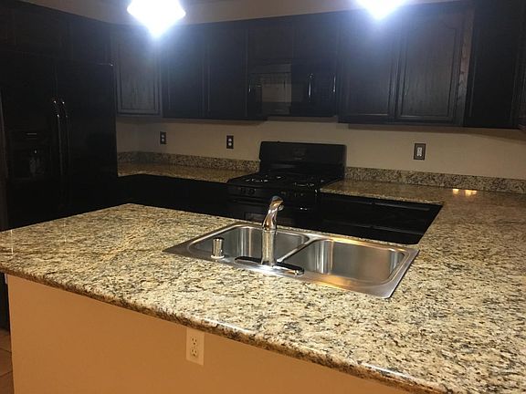 3rd image of 3845 Loma Dante Dr