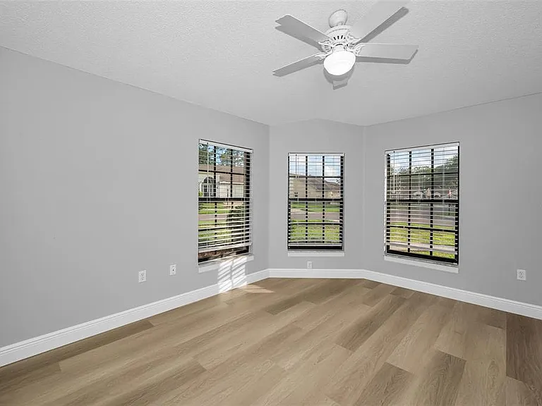 6240 Fairskies Dr — Photo 18