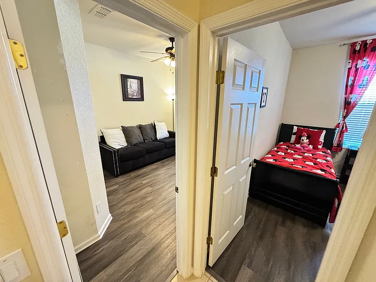 4986 Thames St W — Photo 30