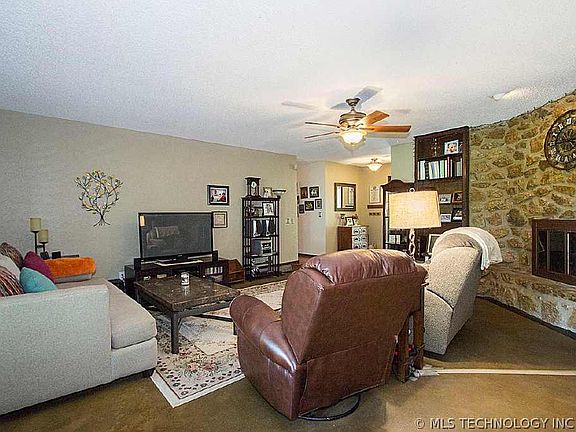 5th image of 10209 S 200th East Ave
