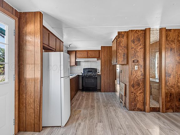 5th image of 229 Canadian St