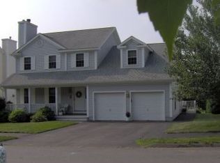 34 Baldwin Dr, Farmington, CT 06032