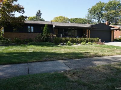 15471 Golfview St, Livonia, MI, 48154
