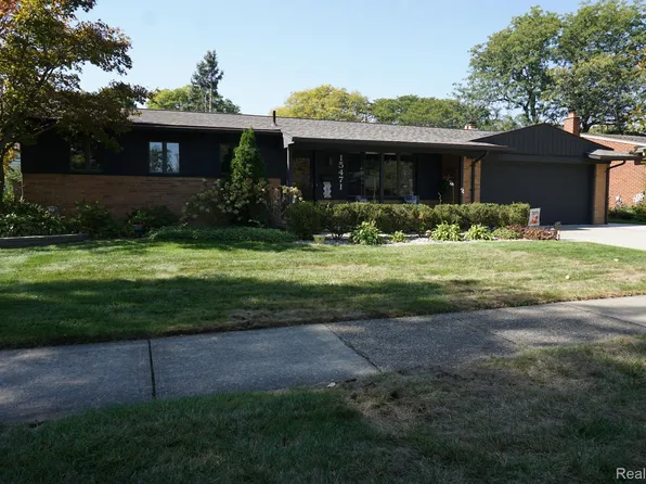 15471 Golfview St, Livonia, MI 48154