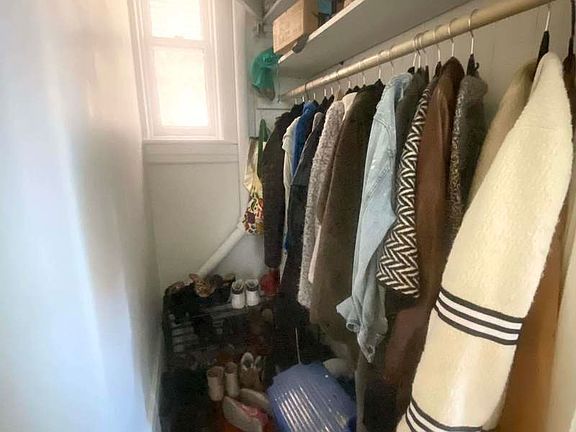 5th image of 324 Park Pl APT 2
