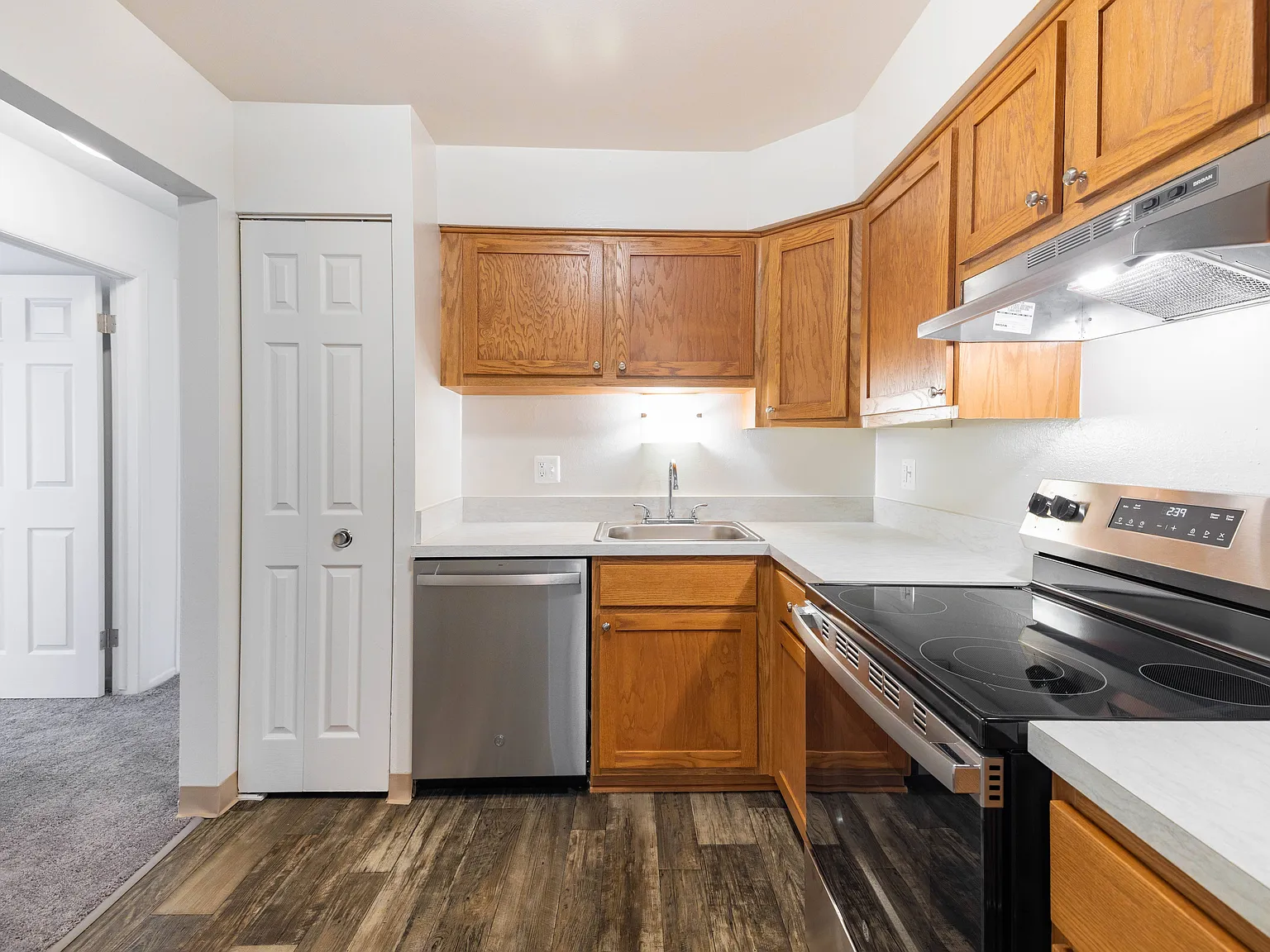 Waynewood Apartments — Photo 3