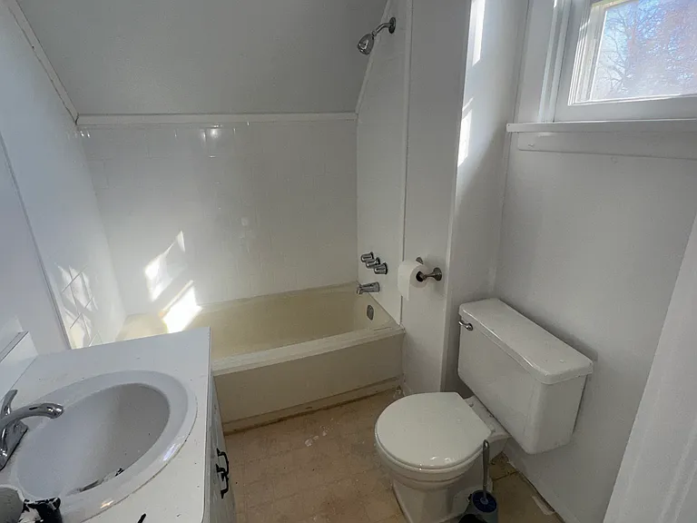 152 Austin St — Photo 7