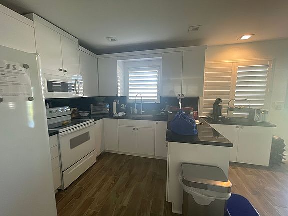 5th image of 2468 Carlyle Ln #141