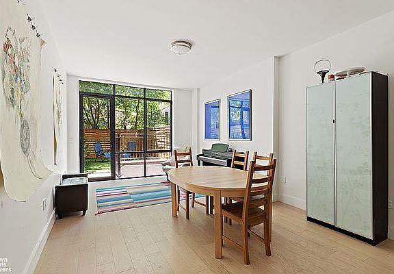 3rd image of 310 W 113th St #101