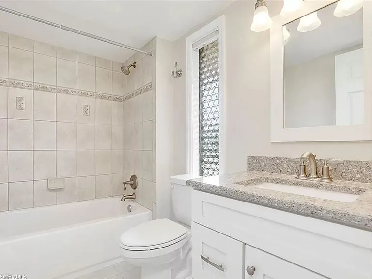 4265 Island Cir #B — Photo 20