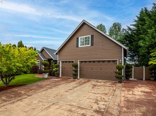 2242 Blue Heron Ln, Eugene, OR 97402