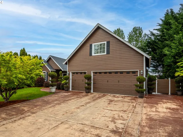 2242 Blue Heron Ln, Eugene, OR 97402