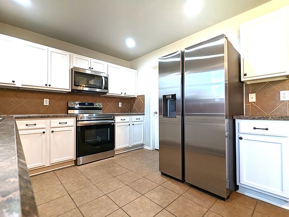 5th image of 9898 Dartmouth Dr