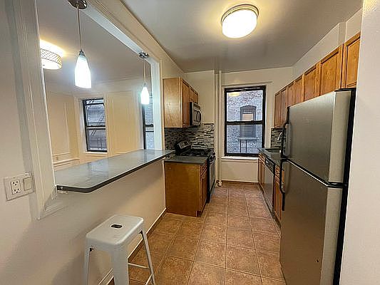 4th image of 867 W 181st St APT 4L