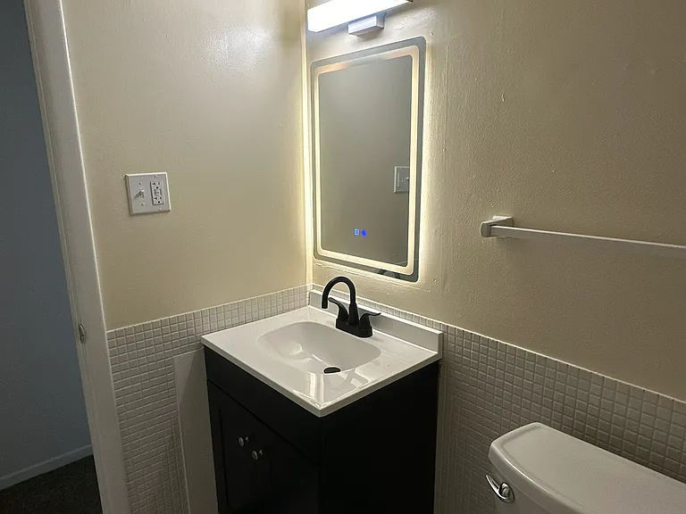 2 Bedroom 2 Bathroom 
Main Bathroom
