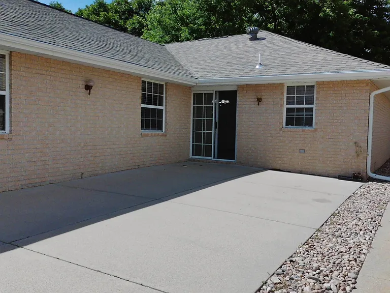 1902 Kristen Ct — Photo 19
