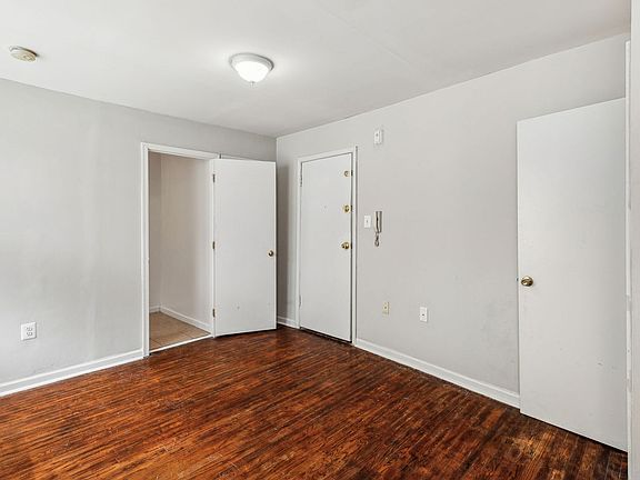 3rd image of 3412 Spring Garden St APT A33