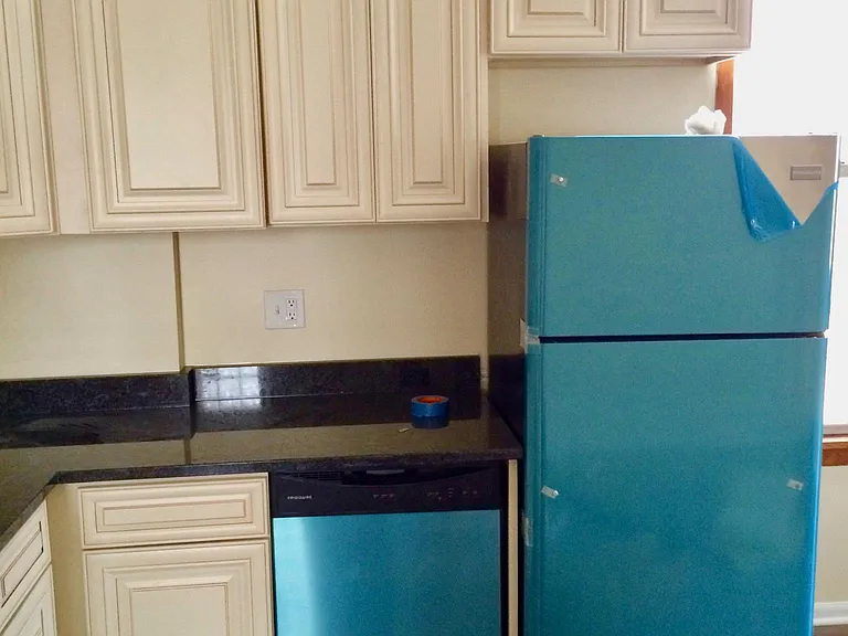 2539 W Walton St #2 — Photo 7